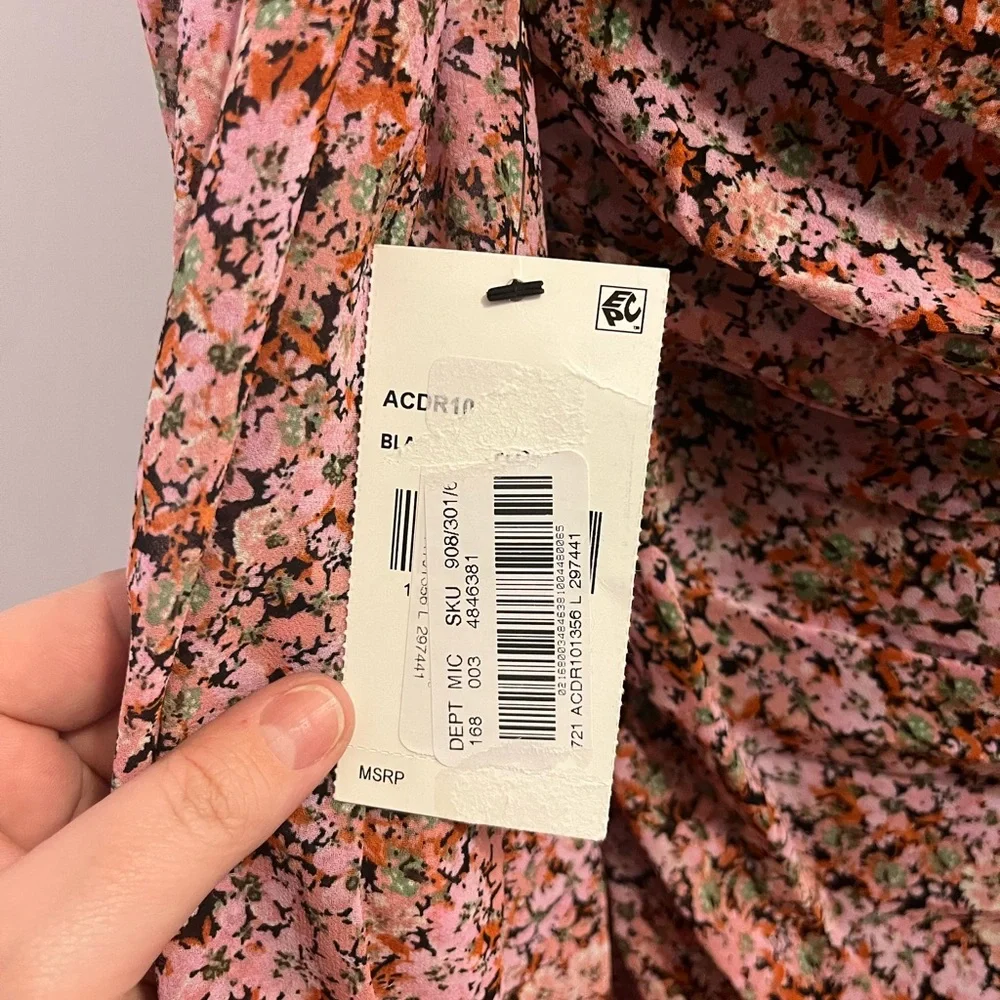 NWT ASTR The Label Smocked Floral Mini Dress - Picture 6 of 7